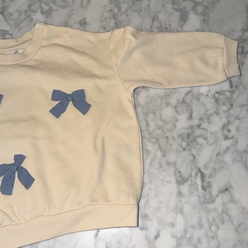 H&M adorable sweatshirts